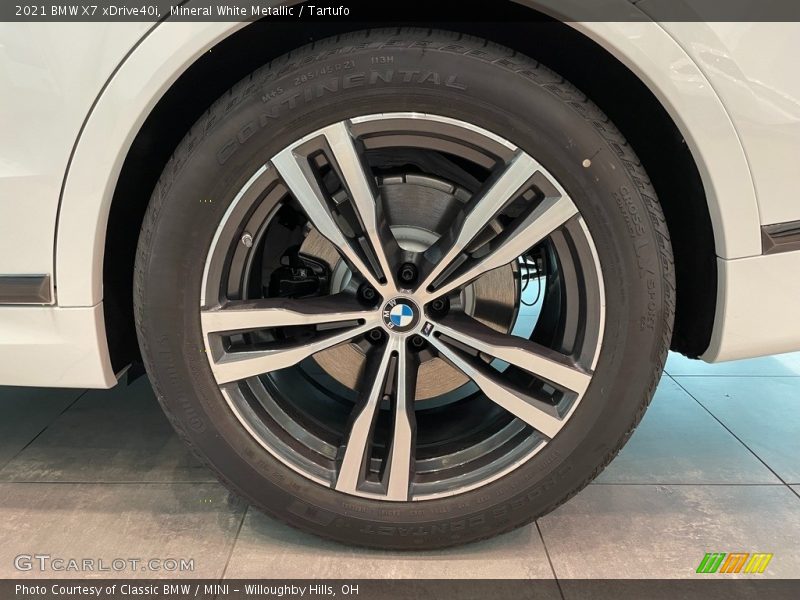 Mineral White Metallic / Tartufo 2021 BMW X7 xDrive40i