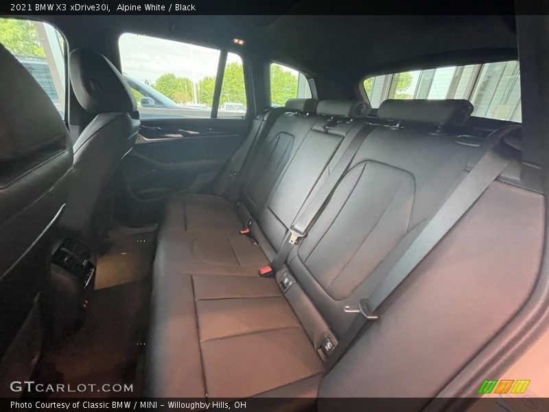 Alpine White / Black 2021 BMW X3 xDrive30i
