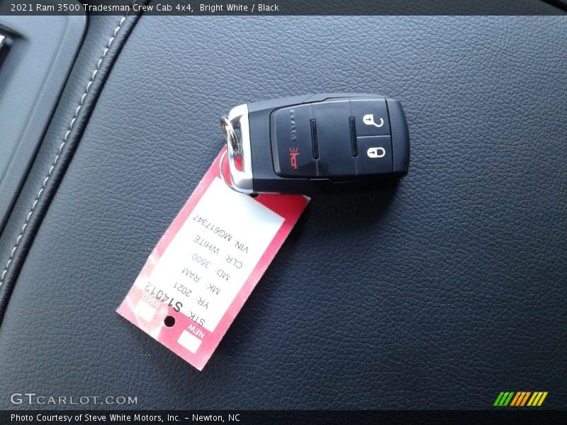Bright White / Black 2021 Ram 3500 Tradesman Crew Cab 4x4
