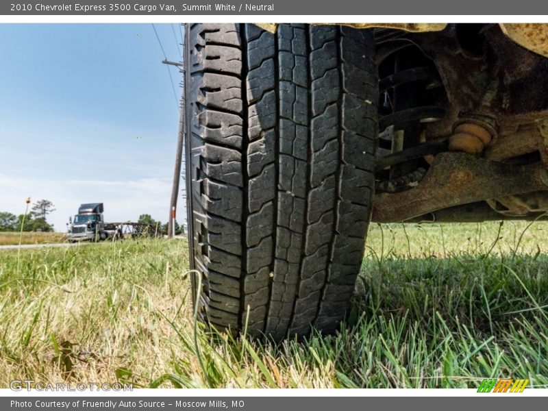 Summit White / Neutral 2010 Chevrolet Express 3500 Cargo Van
