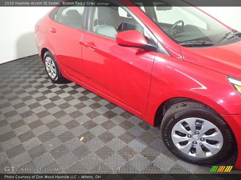 Boston Red / Gray 2016 Hyundai Accent SE Sedan