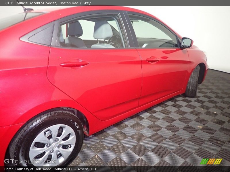 Boston Red / Gray 2016 Hyundai Accent SE Sedan