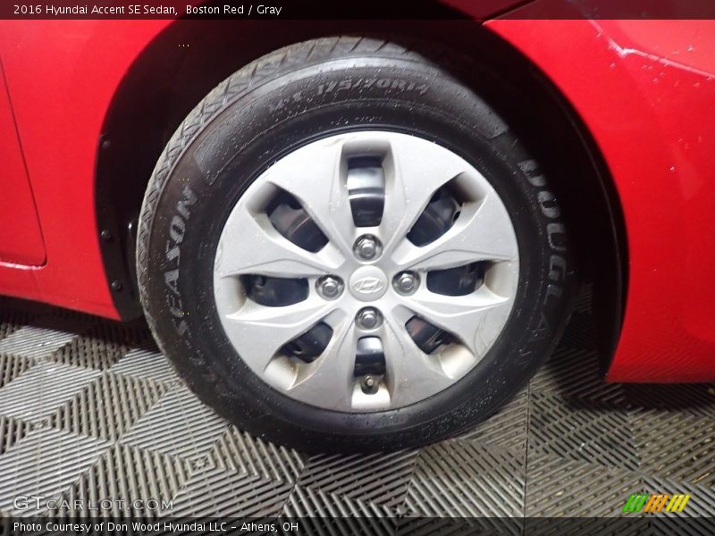 Boston Red / Gray 2016 Hyundai Accent SE Sedan