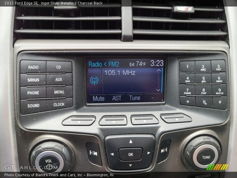 Ingot Silver Metallic / Charcoal Black 2012 Ford Edge SE