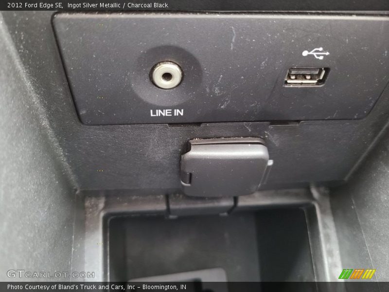 Ingot Silver Metallic / Charcoal Black 2012 Ford Edge SE