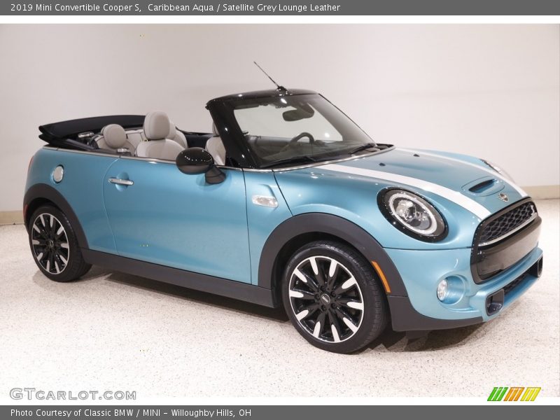 Front 3/4 View of 2019 Convertible Cooper S