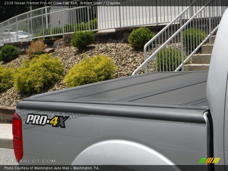 Brilliant Silver / Graphite 2018 Nissan Frontier Pro-4X Crew Cab 4x4