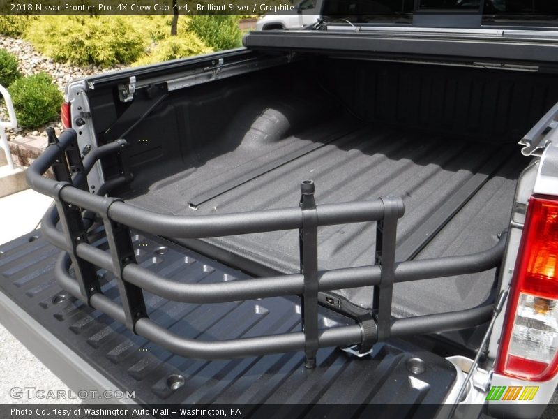 Brilliant Silver / Graphite 2018 Nissan Frontier Pro-4X Crew Cab 4x4