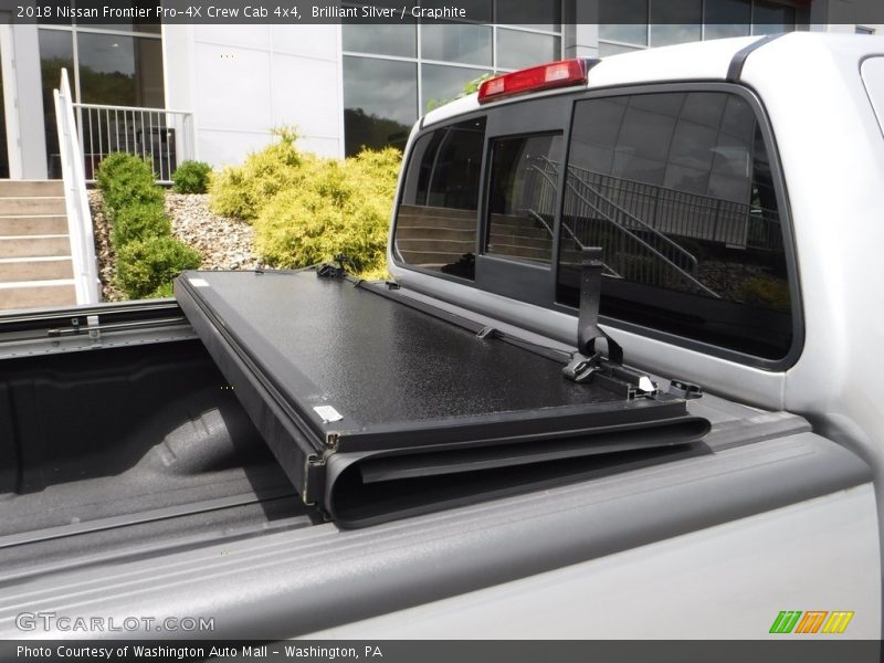 Brilliant Silver / Graphite 2018 Nissan Frontier Pro-4X Crew Cab 4x4