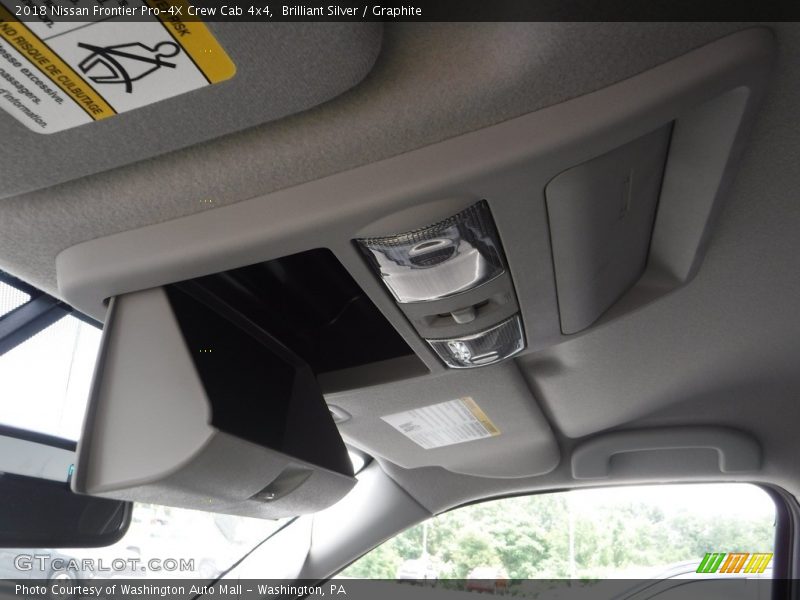 Brilliant Silver / Graphite 2018 Nissan Frontier Pro-4X Crew Cab 4x4