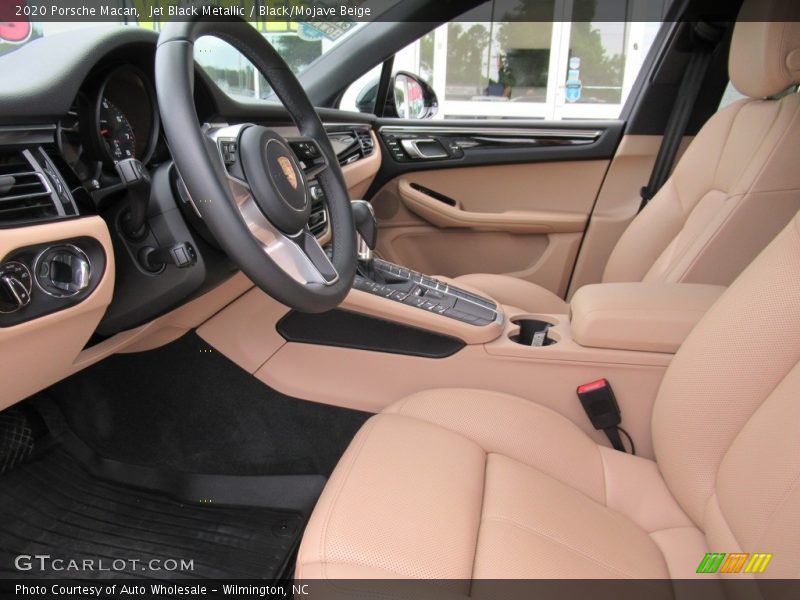 Jet Black Metallic / Black/Mojave Beige 2020 Porsche Macan