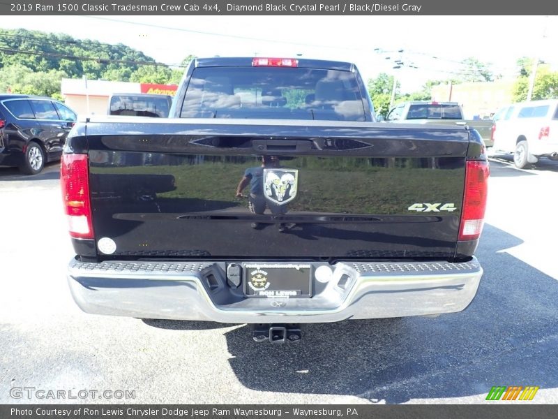 Diamond Black Crystal Pearl / Black/Diesel Gray 2019 Ram 1500 Classic Tradesman Crew Cab 4x4
