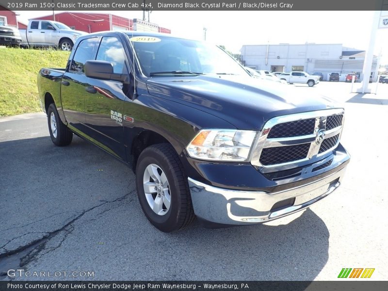 Diamond Black Crystal Pearl / Black/Diesel Gray 2019 Ram 1500 Classic Tradesman Crew Cab 4x4