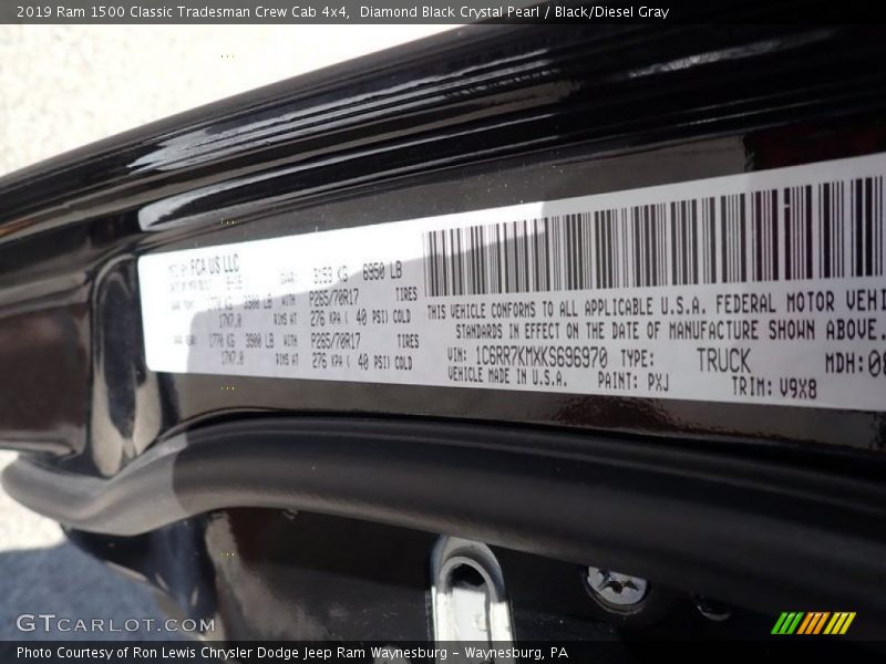 Diamond Black Crystal Pearl / Black/Diesel Gray 2019 Ram 1500 Classic Tradesman Crew Cab 4x4