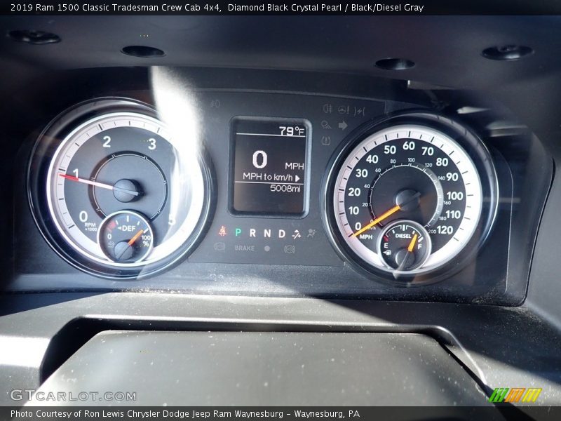Diamond Black Crystal Pearl / Black/Diesel Gray 2019 Ram 1500 Classic Tradesman Crew Cab 4x4