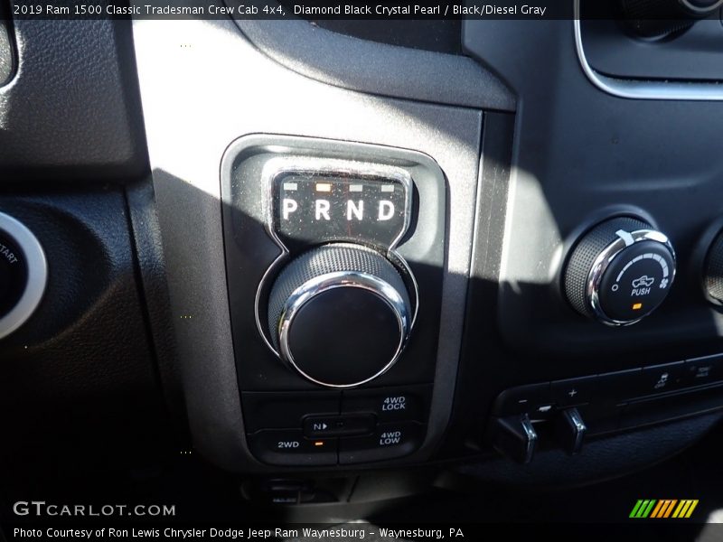 Diamond Black Crystal Pearl / Black/Diesel Gray 2019 Ram 1500 Classic Tradesman Crew Cab 4x4