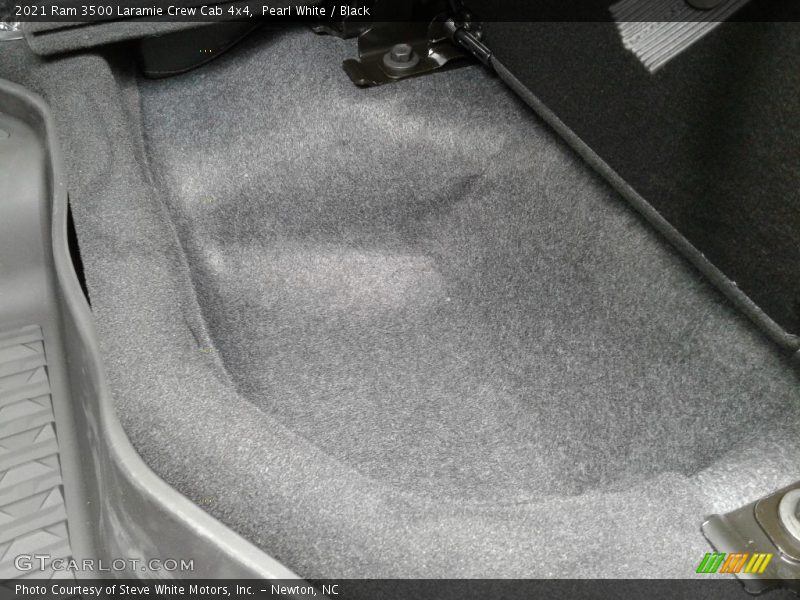Pearl White / Black 2021 Ram 3500 Laramie Crew Cab 4x4
