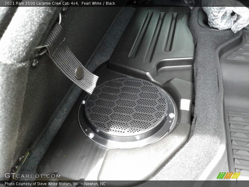 Pearl White / Black 2021 Ram 3500 Laramie Crew Cab 4x4