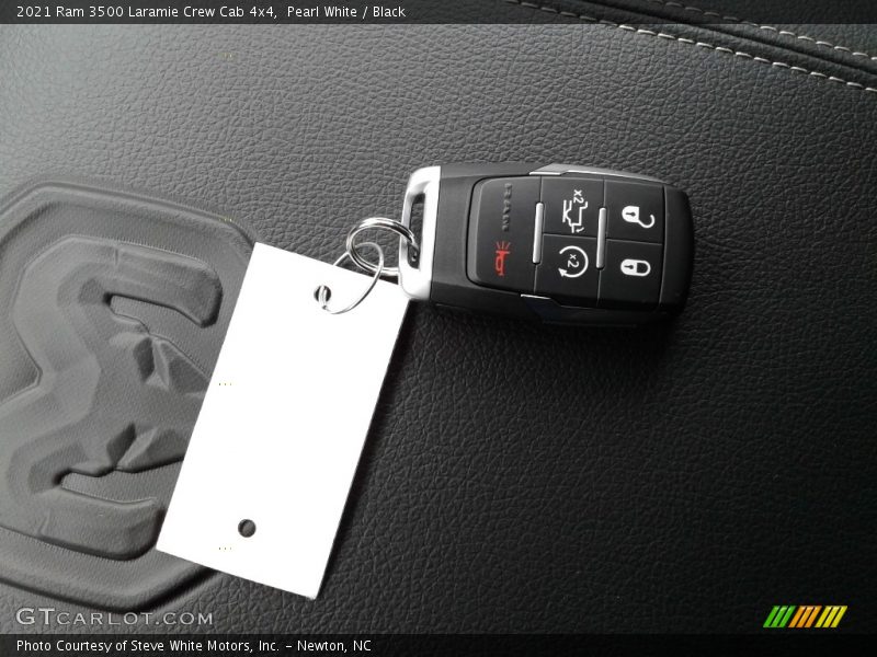 Pearl White / Black 2021 Ram 3500 Laramie Crew Cab 4x4
