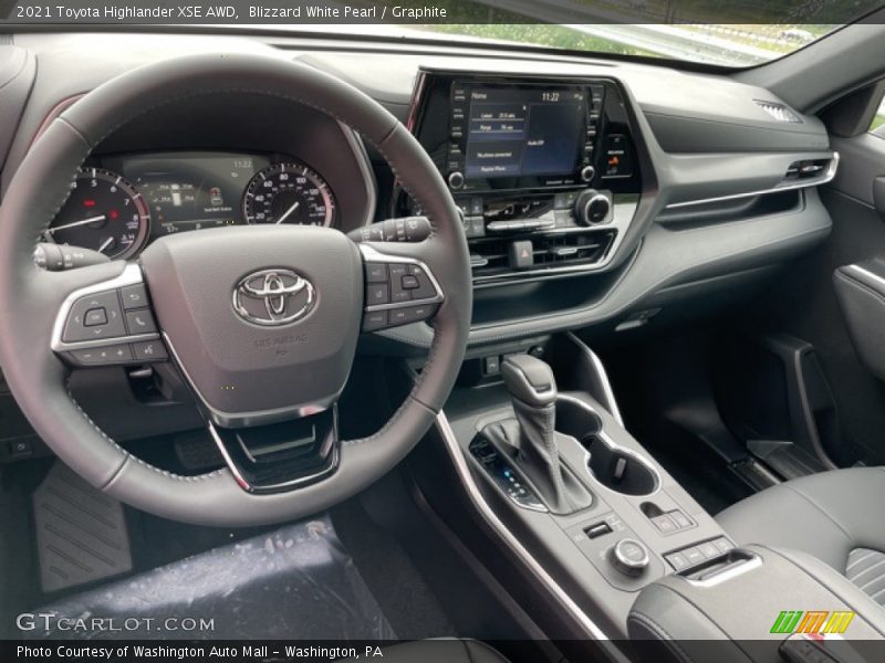 Blizzard White Pearl / Graphite 2021 Toyota Highlander XSE AWD