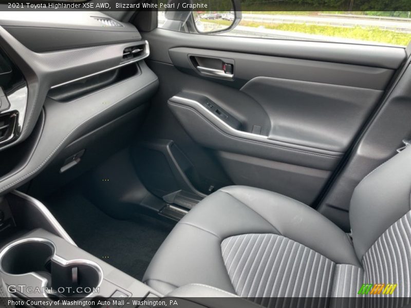 Blizzard White Pearl / Graphite 2021 Toyota Highlander XSE AWD