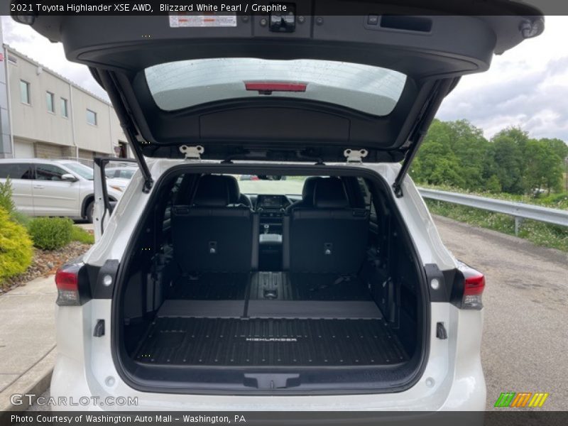 Blizzard White Pearl / Graphite 2021 Toyota Highlander XSE AWD