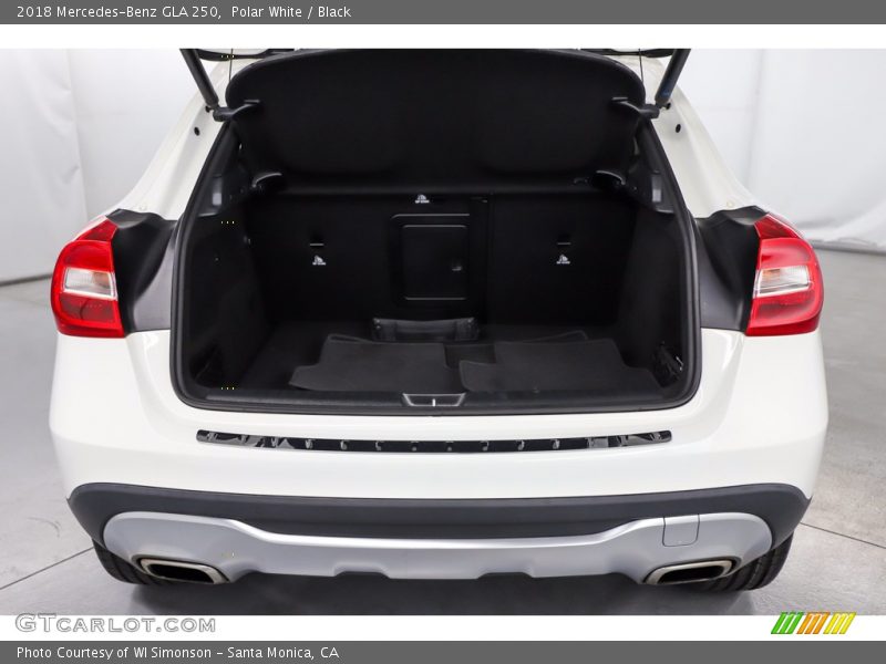 Polar White / Black 2018 Mercedes-Benz GLA 250