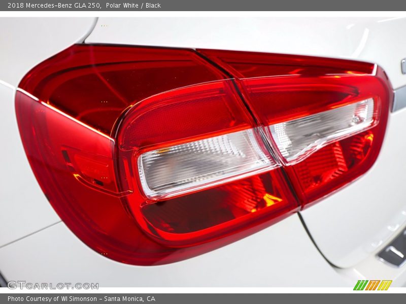 Polar White / Black 2018 Mercedes-Benz GLA 250
