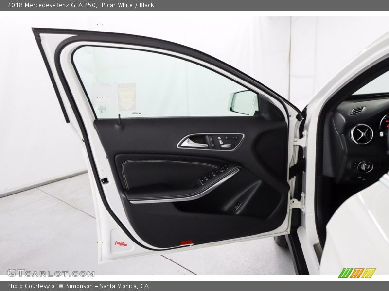 Polar White / Black 2018 Mercedes-Benz GLA 250