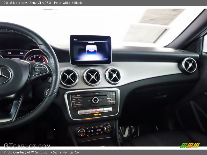 Polar White / Black 2018 Mercedes-Benz GLA 250