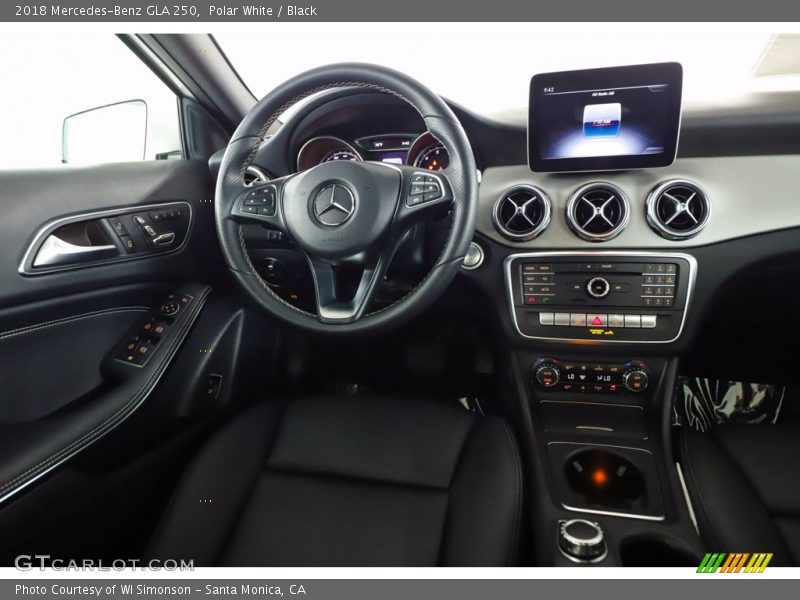 Polar White / Black 2018 Mercedes-Benz GLA 250