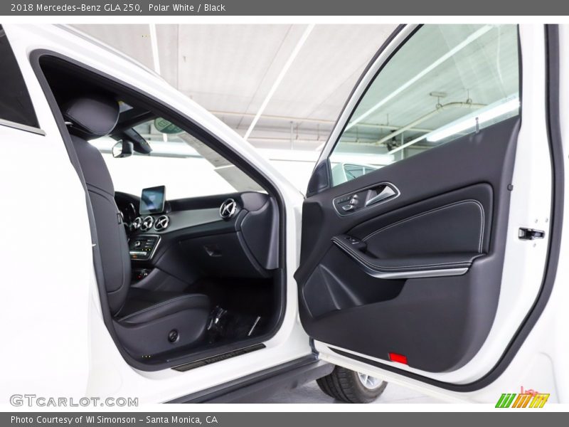 Polar White / Black 2018 Mercedes-Benz GLA 250