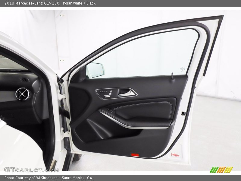 Polar White / Black 2018 Mercedes-Benz GLA 250
