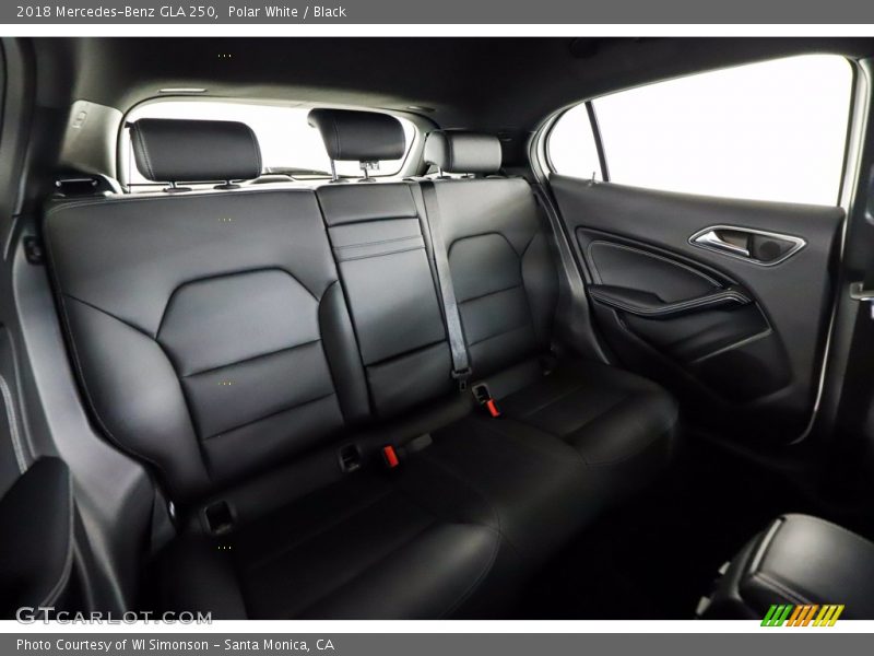 Polar White / Black 2018 Mercedes-Benz GLA 250