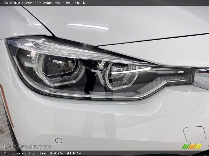 Alpine White / Black 2018 BMW 3 Series 330i Sedan