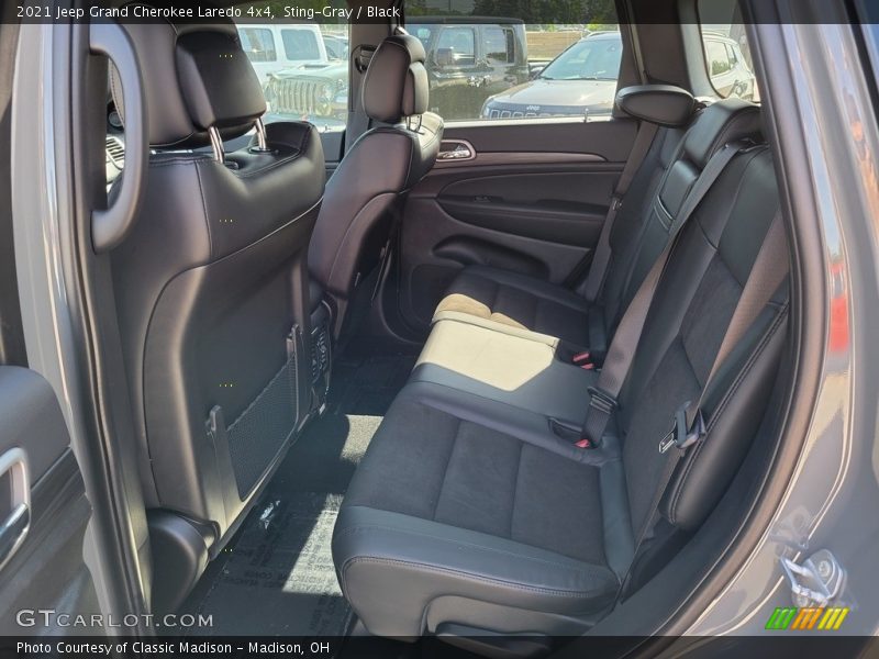 Sting-Gray / Black 2021 Jeep Grand Cherokee Laredo 4x4