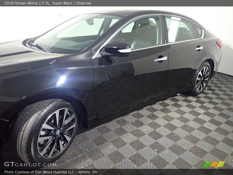 Super Black / Charcoal 2018 Nissan Altima 2.5 SL
