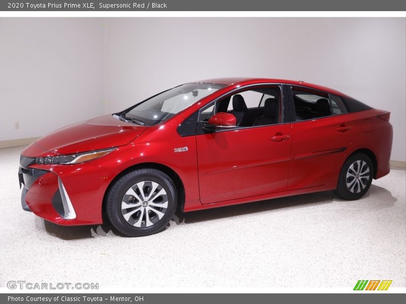 Front 3/4 View of 2020 Prius Prime XLE