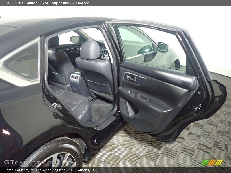 Super Black / Charcoal 2018 Nissan Altima 2.5 SL