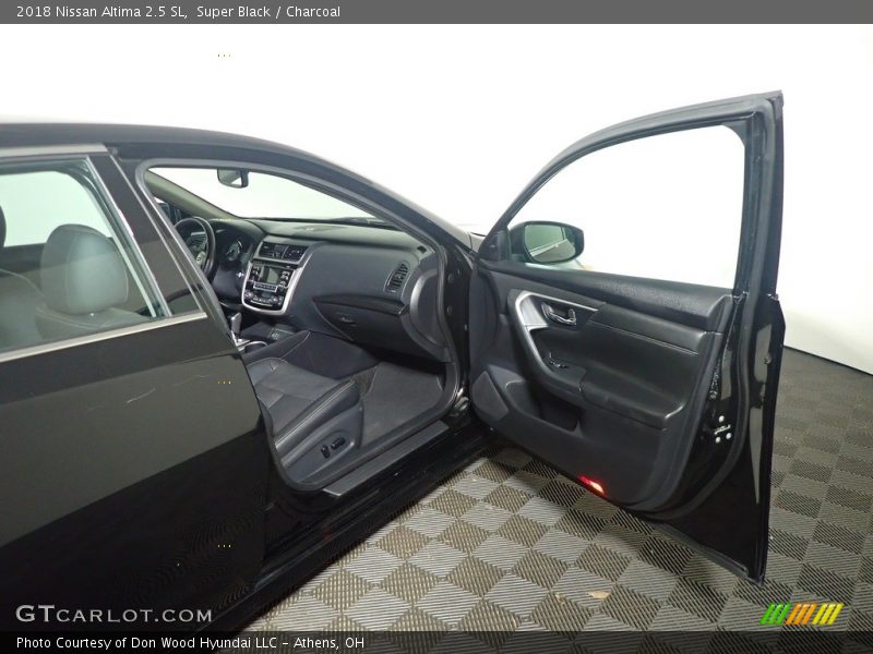 Super Black / Charcoal 2018 Nissan Altima 2.5 SL