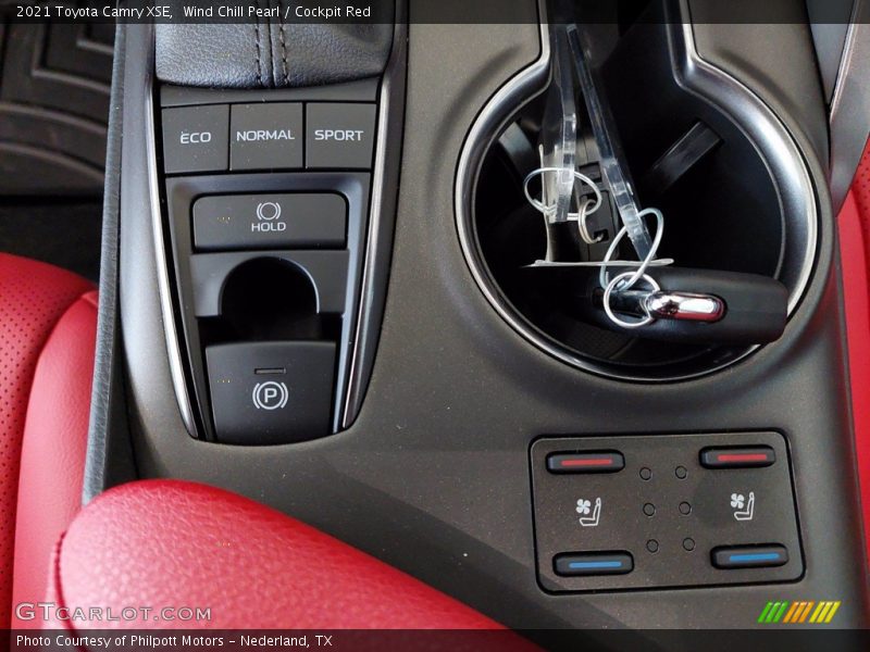 Wind Chill Pearl / Cockpit Red 2021 Toyota Camry XSE