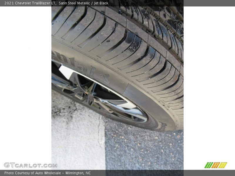 Satin Steel Metallic / Jet Black 2021 Chevrolet TrailBlazer LT