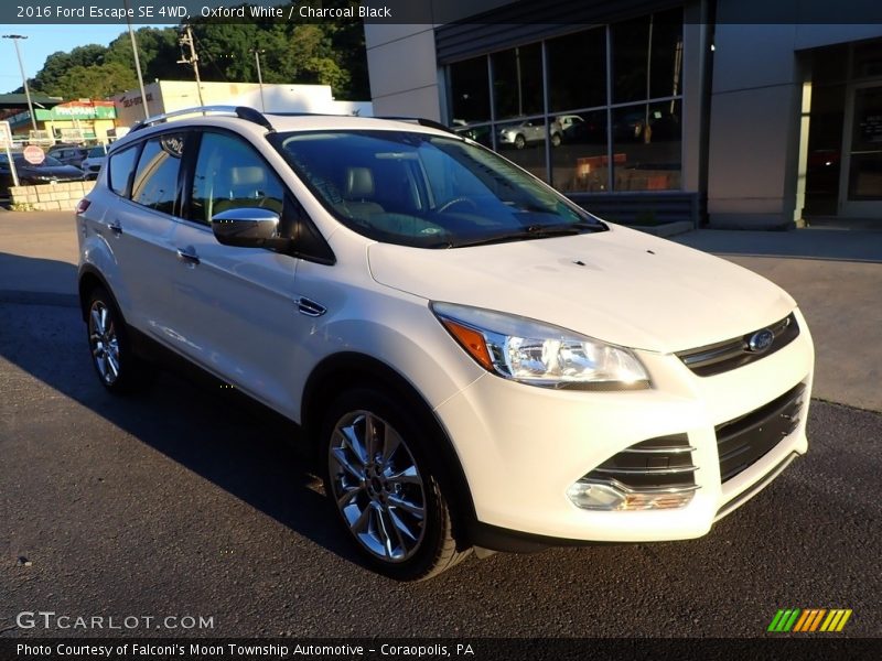 Oxford White / Charcoal Black 2016 Ford Escape SE 4WD