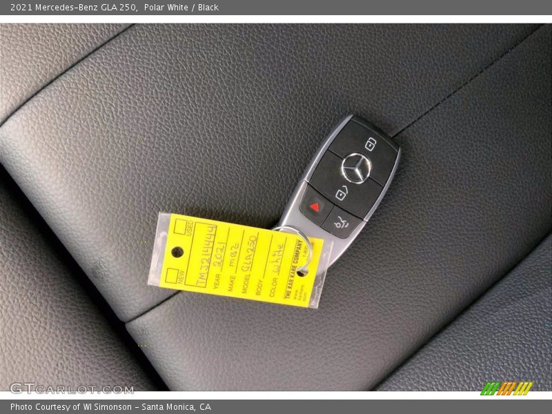 Polar White / Black 2021 Mercedes-Benz GLA 250