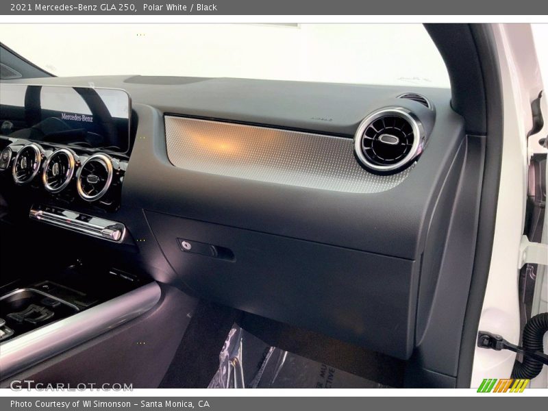 Polar White / Black 2021 Mercedes-Benz GLA 250