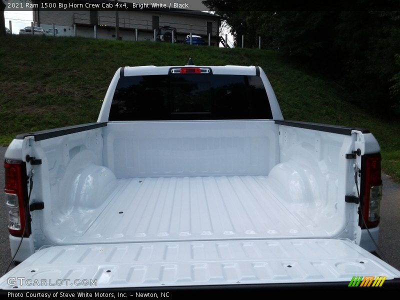 Bright White / Black 2021 Ram 1500 Big Horn Crew Cab 4x4