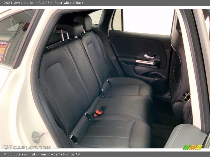 Polar White / Black 2021 Mercedes-Benz GLA 250