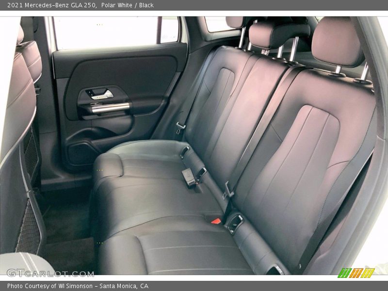 Polar White / Black 2021 Mercedes-Benz GLA 250