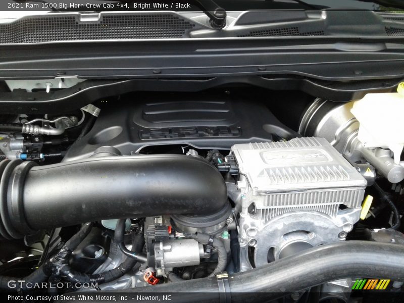 Bright White / Black 2021 Ram 1500 Big Horn Crew Cab 4x4