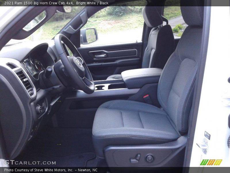 Bright White / Black 2021 Ram 1500 Big Horn Crew Cab 4x4